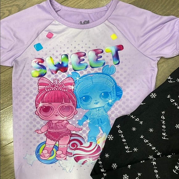Friends TV Series Leggings & LOL Surprise T-Shirt - Picture 5 of 8